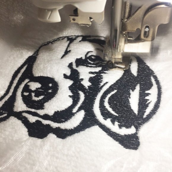 BEAGLE hand towel - Embroidered BEAGLE white hand towel - Gift for Beagle owner - Picture 5 of 7